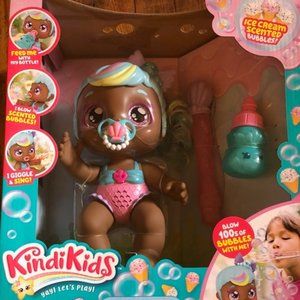 Kindi Kids Electronic 6.5" Doll  - 2 Accessories - Bonni Bubbles Bubble 'N' Sing